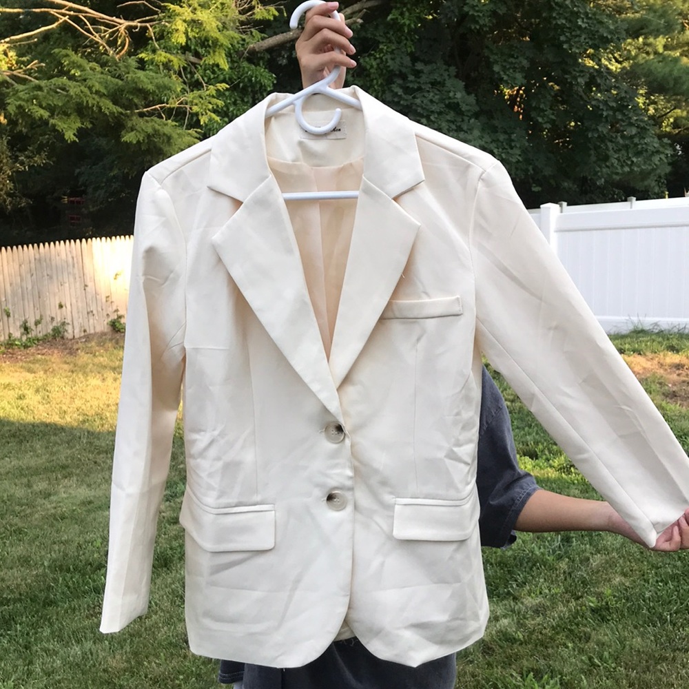 NWOT cream blazer